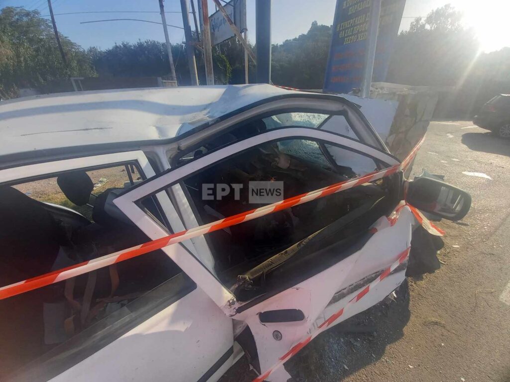 Τροχαίο στη Λ. Αθηνών-Σουνίου – ΙΧ αυτοκίνητο εξετράπη της πορείας του και καρφώθηκε σε τοίχο