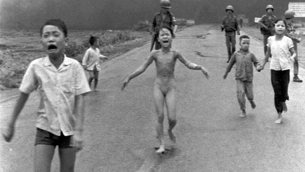 «The Napalm Girl»: Mισός αιώνας μιας εικόνας που συγκλόνισε τον κόσμο