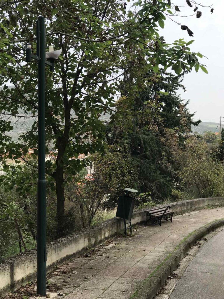 Νέοι βανδαλισμοί στον περιφερειακό του αλσυλλίου στα Φάρσαλα