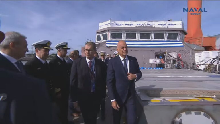 Καθελκύστηκε ο «Κίμων», η πρώτη φρεγάτα «Belharra» – Αιχμή του δόρατος του ελληνικού Πολεμικού Ναυτικού, λέει ο Ν. Δένδιας