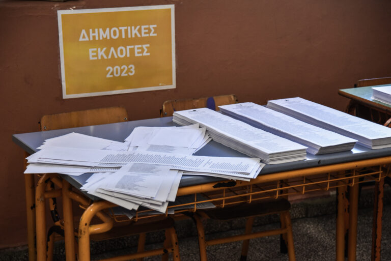 Αυτοδιοικητικές εκλογές : Ανατροπή σε Αθήνα και Θεσσαλονίκη – Τρίτη θητεία Πελετίδη στην Πάτρα