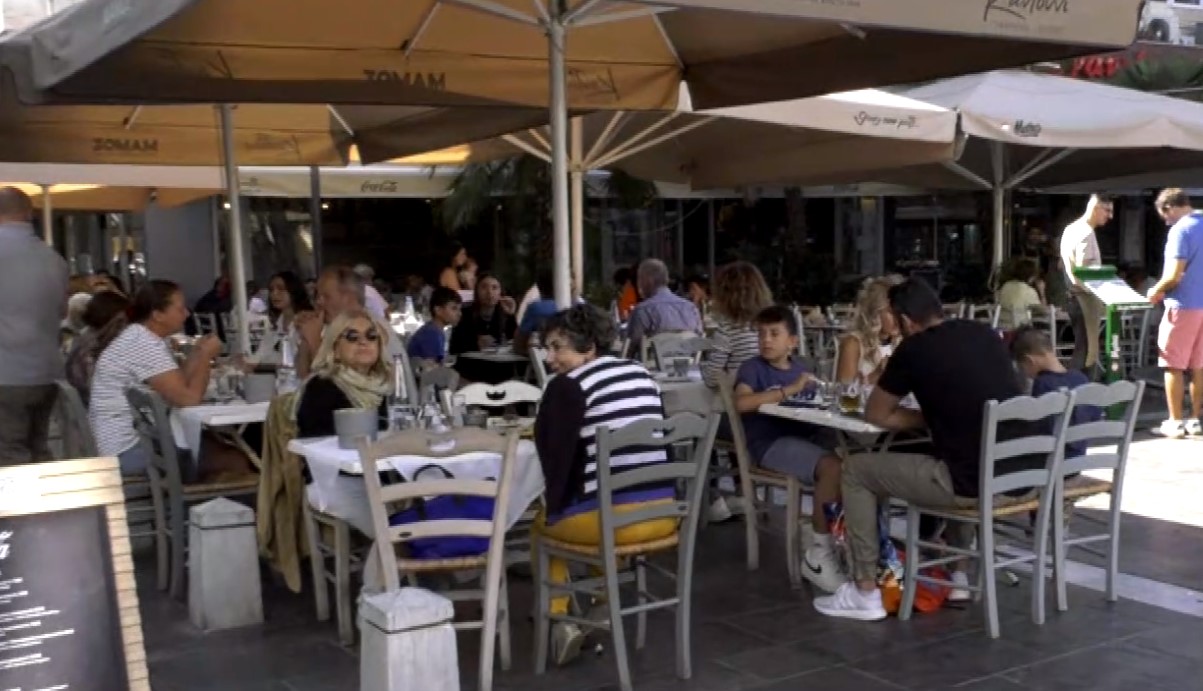 Πρώτα στην κάλπη και μετά για καφέ ή φαγητό – Γεμάτα τα καταστήματα εστίασης σε Θεσσαλονίκη και Κατερίνη