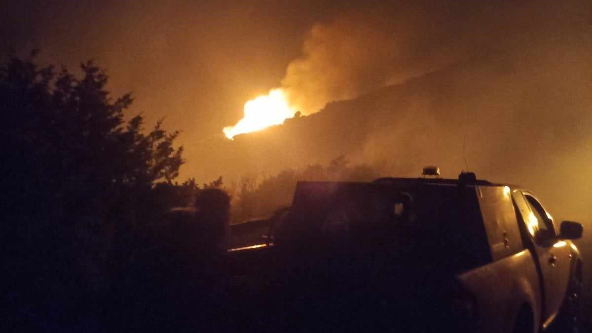 Λασίθι: Πυρκαγιά στη Βασιλική Ιεράπετρας – Μεγάλη κινητοποίηση της Πυροσβεστικής