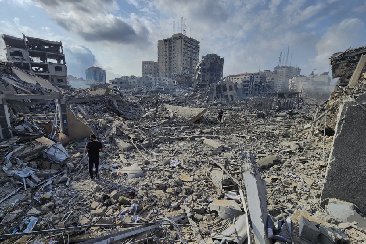 Παγκόσμια ανησυχία για τον πόλεμο στο Ισραήλ: Τουλάχιστον 1.200 νεκροί συνολικά – 450 στόχους χτύπησε μέσα στη νύχτα το Ισραήλ
