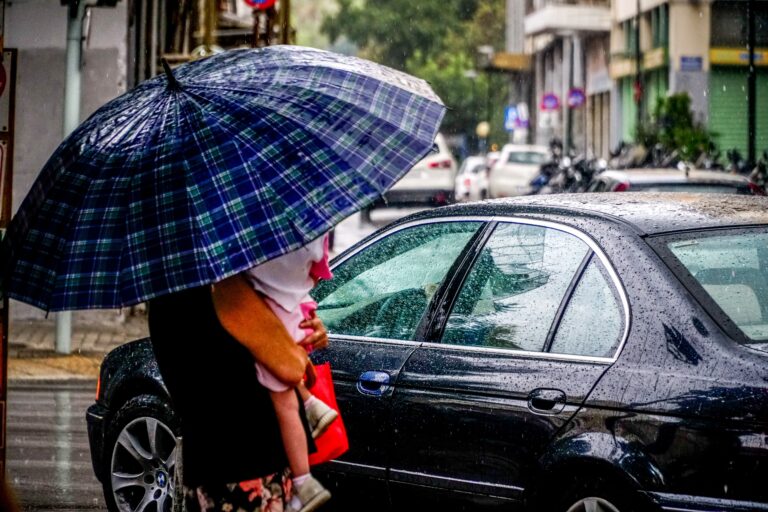 Καιρός – Meteo: Αλλάζει το σκηνικό την Τρίτη (17/10) με βροχές και καταιγίδες – Ποιες περιοχές θα επηρεαστούν