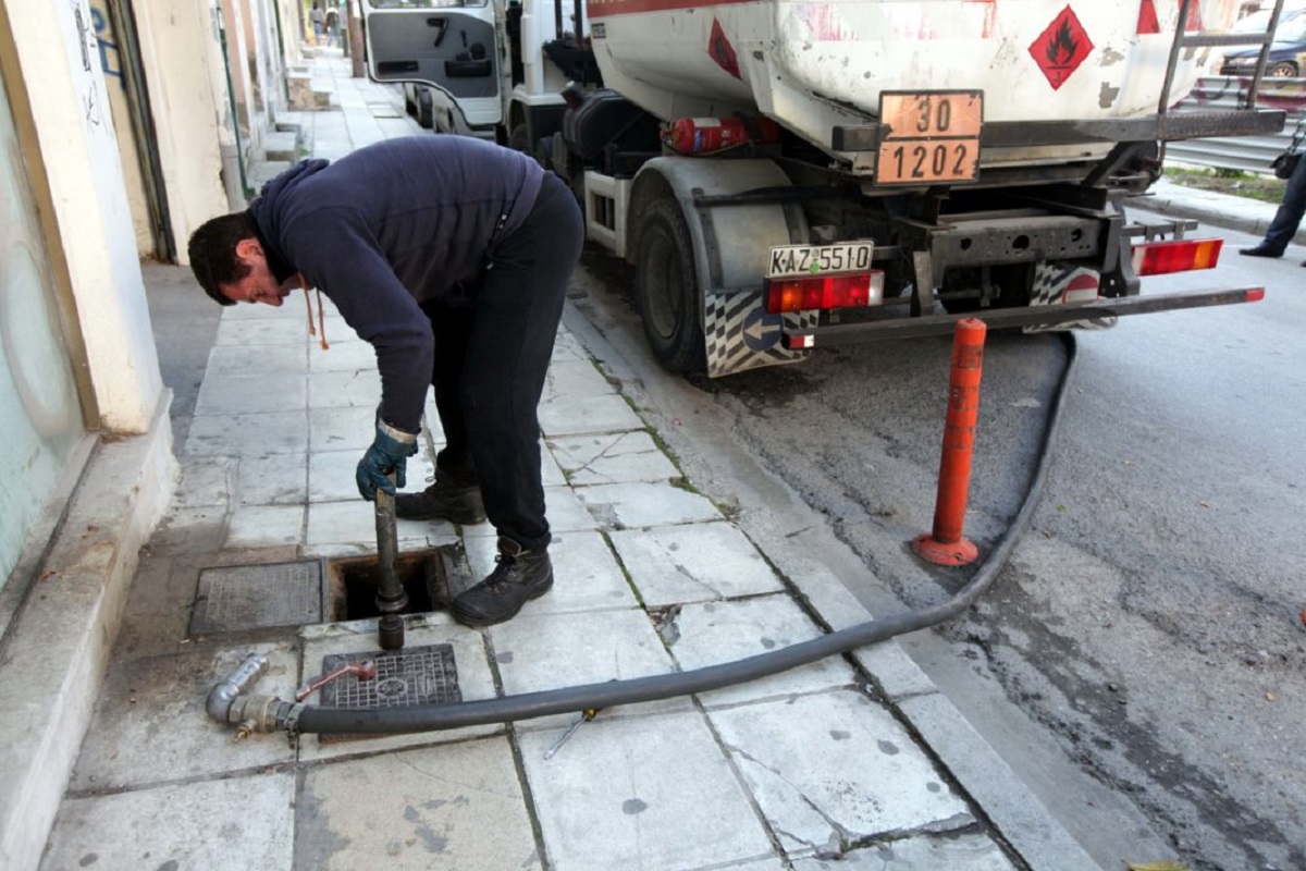 Πετρέλαιο θέρμανσης: Από αύριο η διανομή του με τιμή κάτω από 1,40 ευρώ το λίτρο