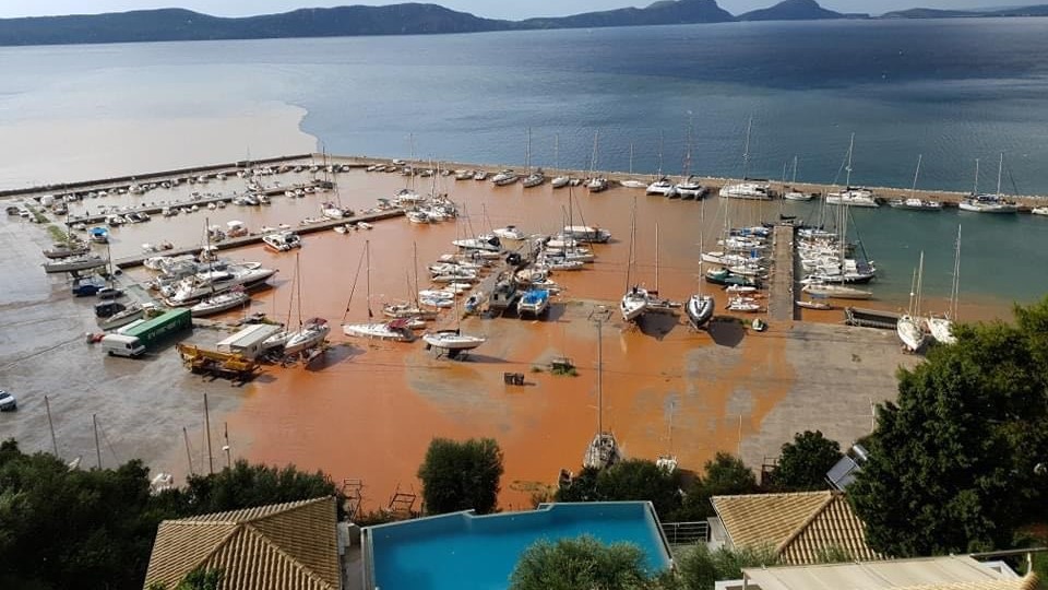 Καλαμάτα: Ισχυρή καταιγίδα με χαλάζι έπληξε την Πύλο (βίντεο)