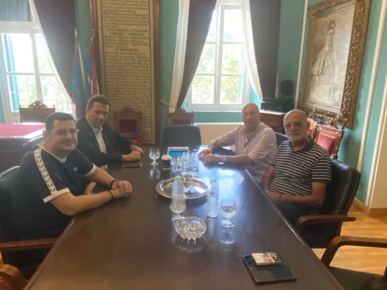 Ζητούν την αποσυμφόρηση της κλειστής ελεγχόμενης δομής της Σάμου Ζητούν την αποσυμφόρηση της κλειστής ελεγχόμενης δομής της Σάμου