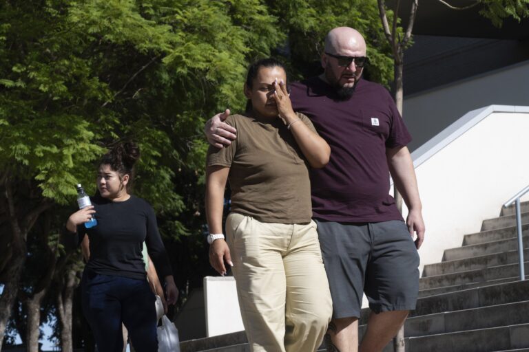 Ισπανία: Ψάχνουν αγνοουμένους από τη φωτιά στο νυχτερινό κέντρο – Φόβοι ότι θα αυξηθούν οι νεκροί