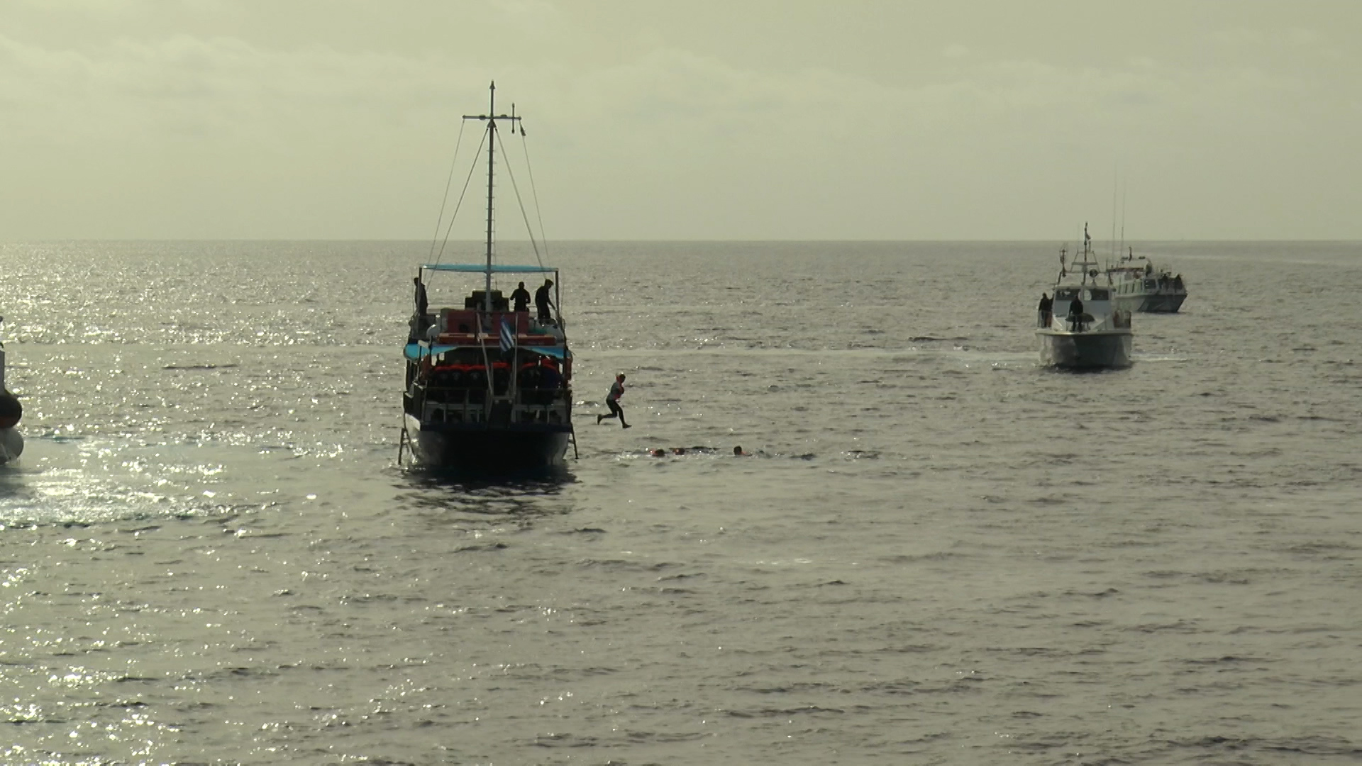 Η ΕΡΤ στην άσκηση του Λιμενικού και της FRONTEX με «σενάριο» την έρευνα και διάσωση μεταναστών σε κίνδυνο (βίντεο)