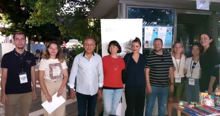 Σχολικά είδη από το ΠΟΚΕΛ σε μαθητές-παιδιά πλημμυροπαθών