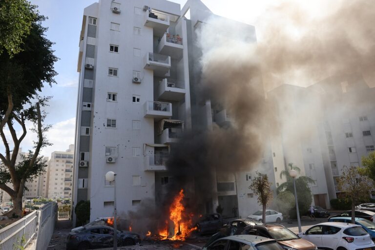 Γαβριήλ Χαρίτος ερευνητής στο ΕΛΙΑΜΕΠ: Αιφνιδιάστηκε το Ισραήλ – Γιατί επέλεξε να επιτεθεί τώρα η Χαμάς