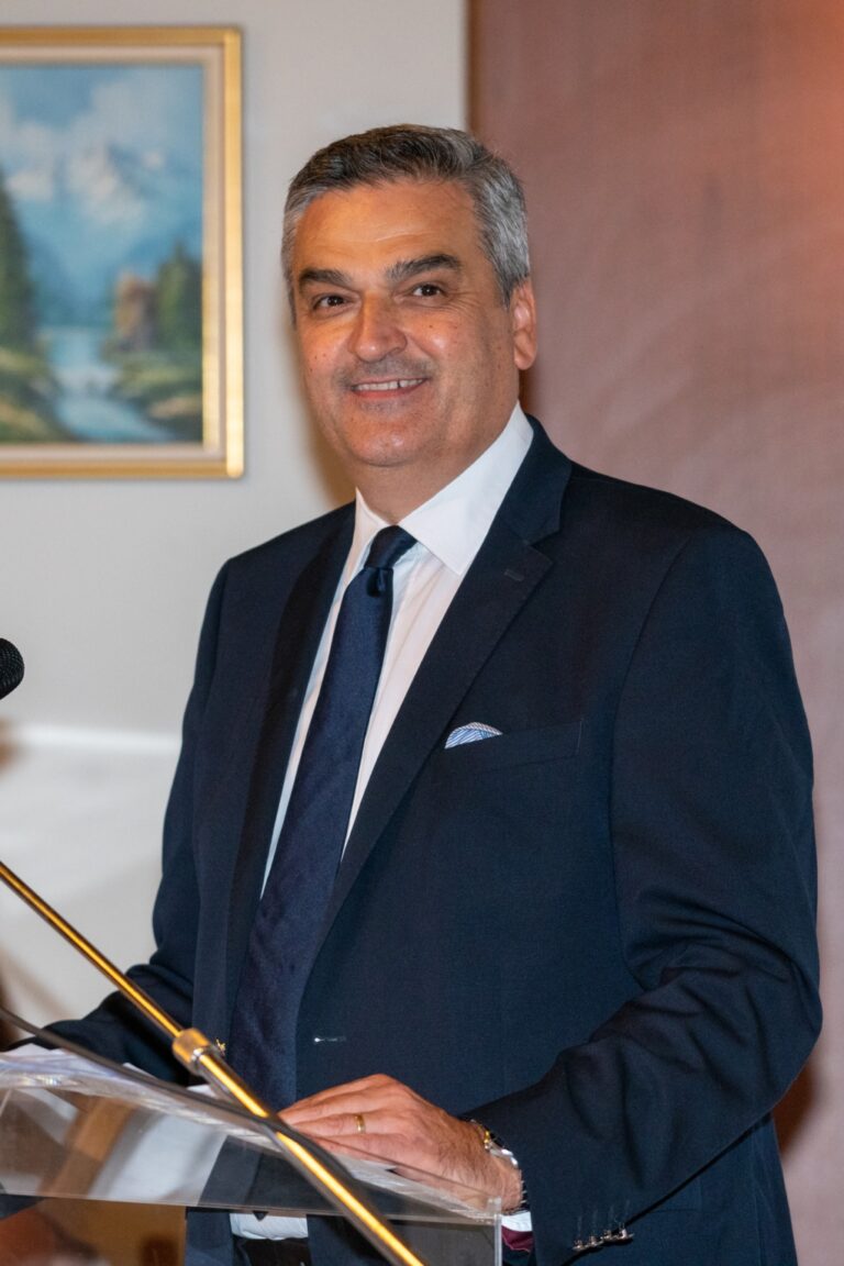 Δήμος Εμμ. Παππά: Επανεξελέγη ο Δημ.Νότας