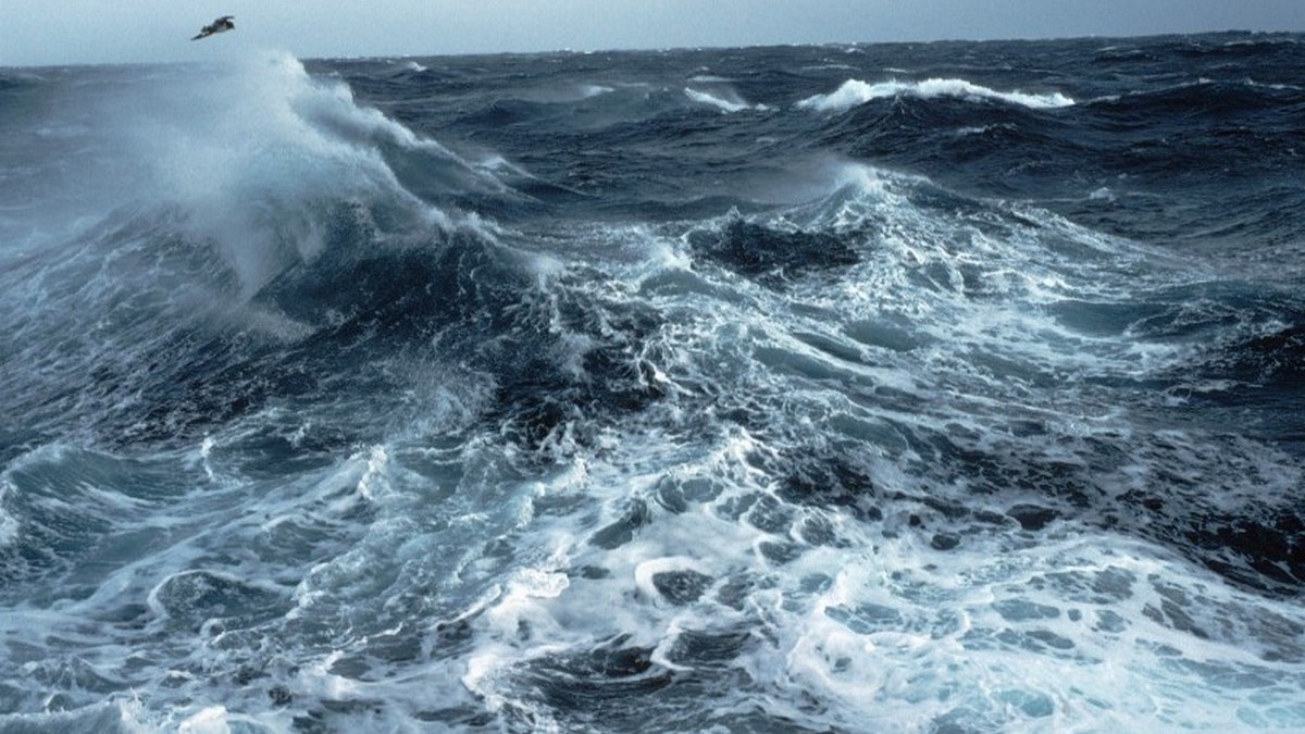 Θυελλώδεις άνεμοι πνέουν στις θάλασσες Καστελλορίζου και Ρόδου
