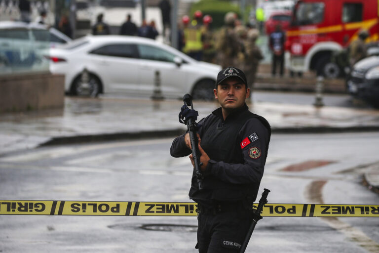 Τουρκία: Ενενήντα οκτώ συλήψεις υπόπτων για διασυνδέσεις με Κούρδους μαχητές