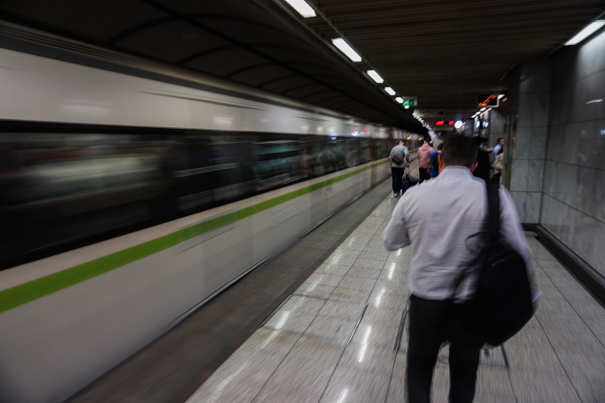 Μετρό: Κλείνουν οι σταθμοί «Πανεπιστήμιο» και «Μοναστηράκι» αύριο 6/12 – Δείτε τις ώρες