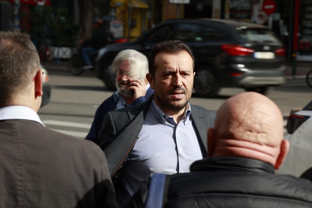 ΣΥΡΙΖΑ-ΠΣ: Όλα τα βλέμματα στραμμένα στην Κεντρική Επιτροπή – Βαθαίνει το ρήγμα με εισηγήσεις και αντιδράσεις (photo gallery)