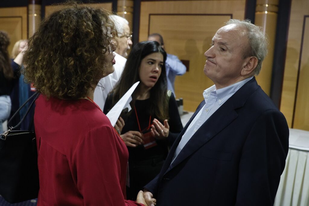 ΣΥΡΙΖΑ-ΠΣ: Όλα τα βλέμματα στραμμένα στην Κεντρική Επιτροπή – Βαθαίνει το ρήγμα με εισηγήσεις και αντιδράσεις (photo gallery)