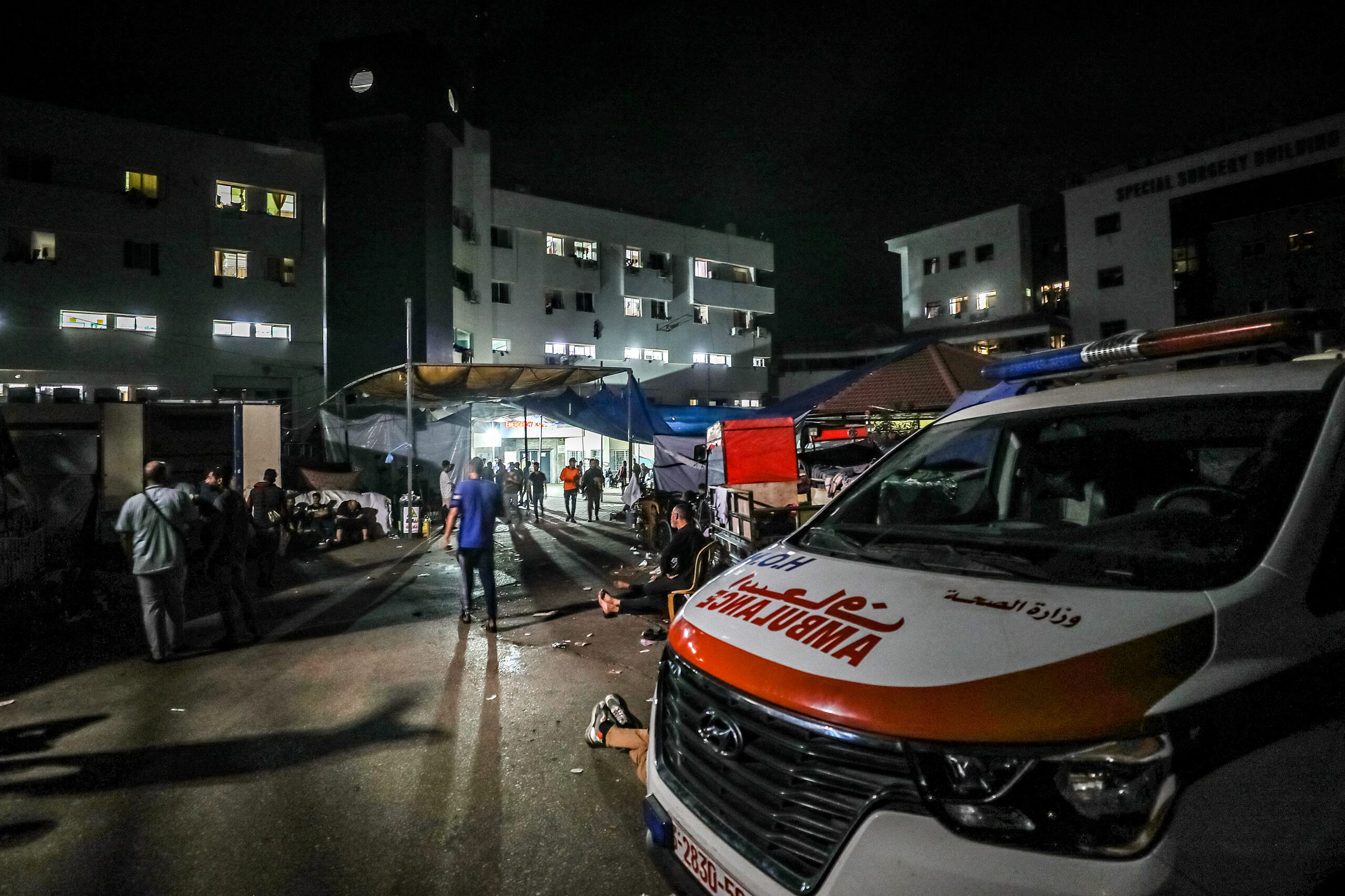 Χαμάς: Πολλοί ασθενείς, εργαζόμενοι και εκτοπισμένοι εγκατέλειψαν το νοσοκομείο Αλ Σίφα