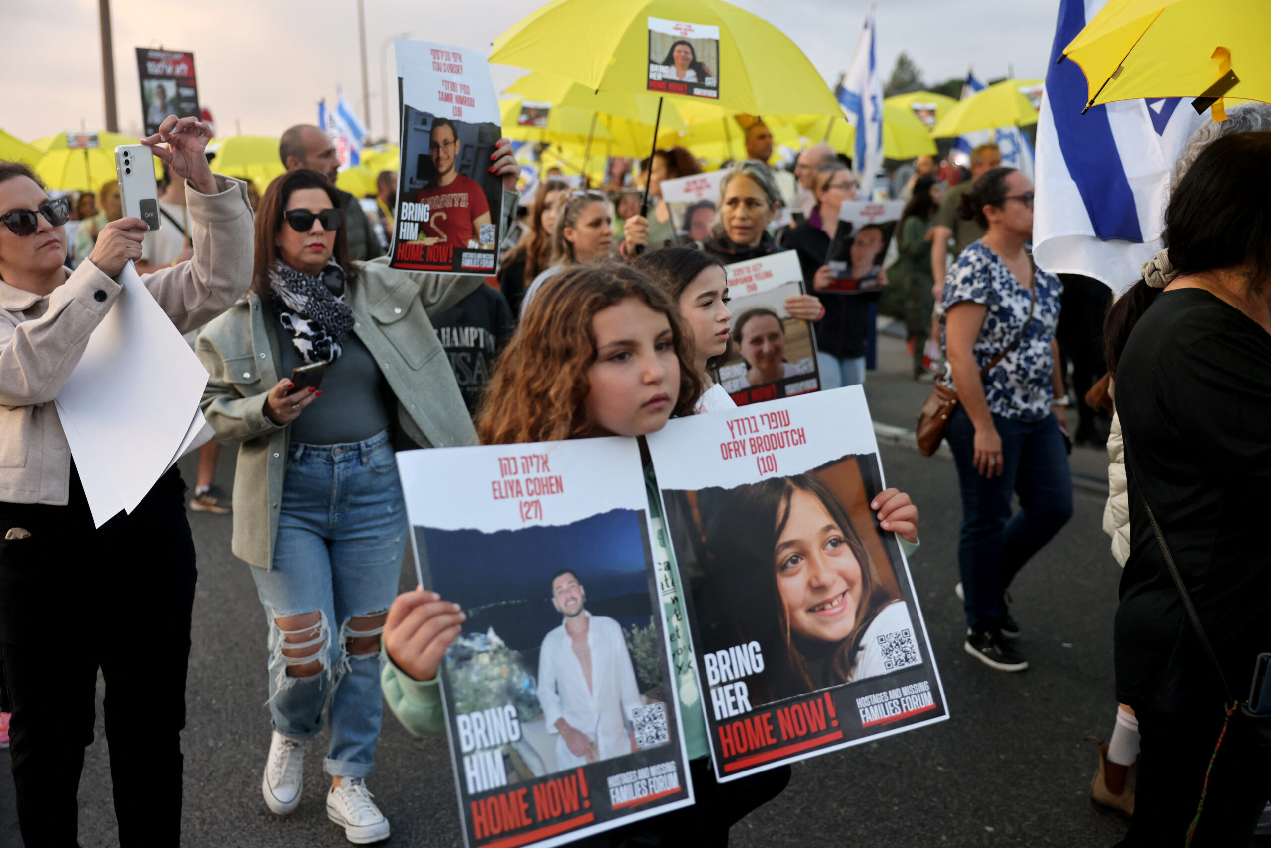 Υπό πίεση βρίσκεται η κυβέρνηση του Ισραήλ, από τις οικογένειες των ομήρων που έφτασαν στην Ιερουσαλήμ, ζητώντας απαντήσεις