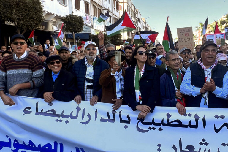 Μαρόκο: Χιλιάδες πολίτες διαδήλωσαν στην Καζαμπλάνκα υπέρ των Παλαιστινίων – Απαιτούν τη διακοπή των σχέσεων με το Ισραήλ