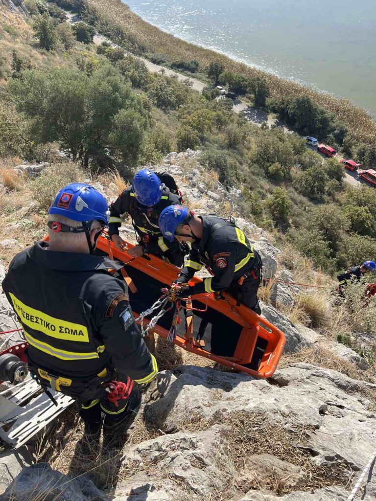 Πάτρα: Διάσωση ορειβατών στην Καλόγρια – Άσκηση της 6ης ΕΜΑΚ (εικόνες)