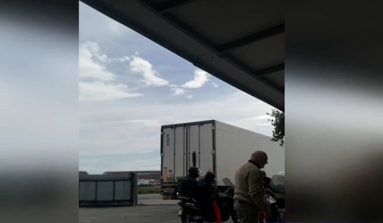 Θεσσαλονίκη: Εξιχνιάστηκε ληστεία με όπλα και λεία 19.500 ευρώ στη Μενεμένη – Βίντεο ντοκουμέντο με τους δράστες