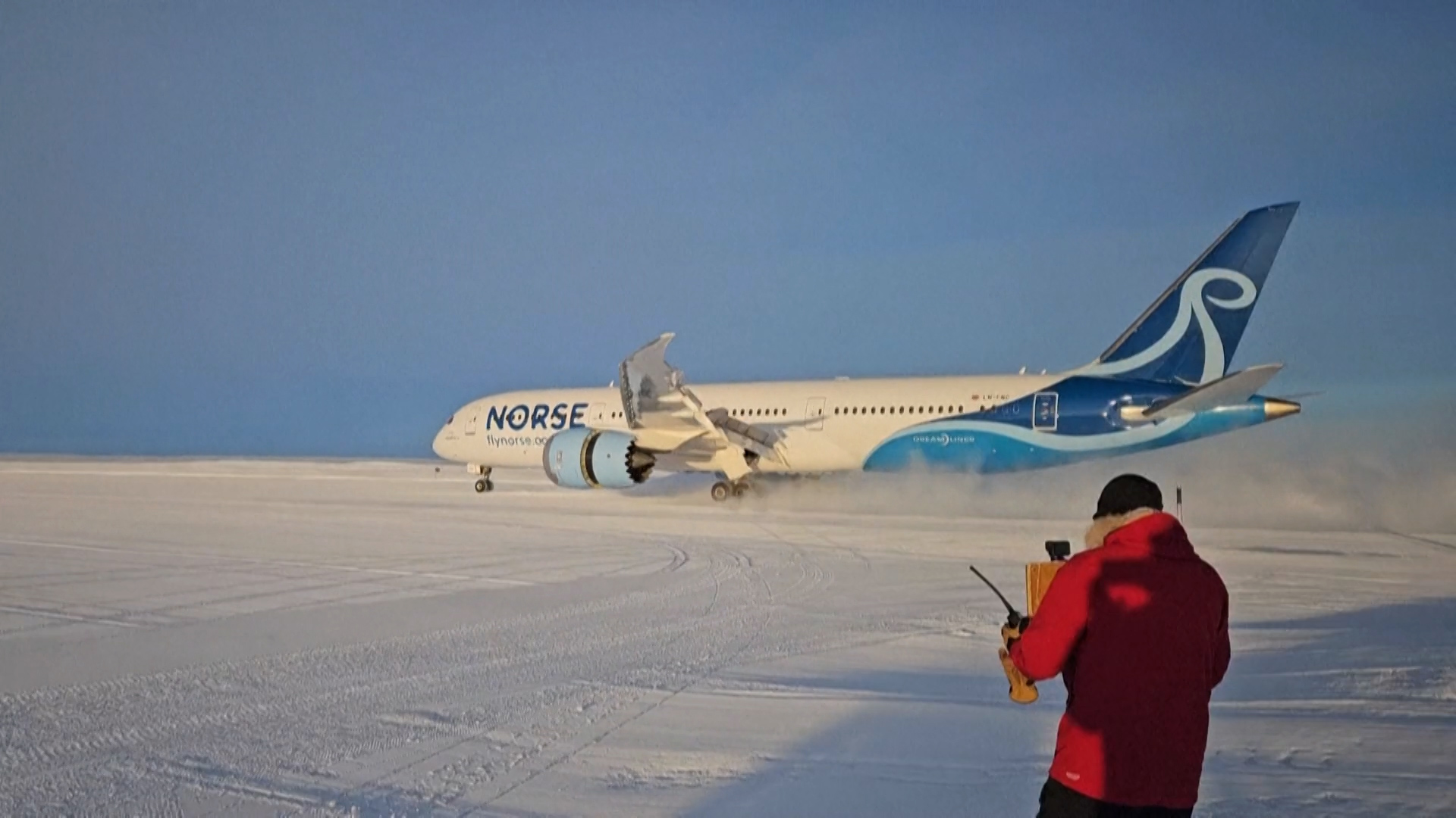 Βίντεο: Boeing 787 προσγειώθηκε για πρώτη φορά στην Ανταρκτική