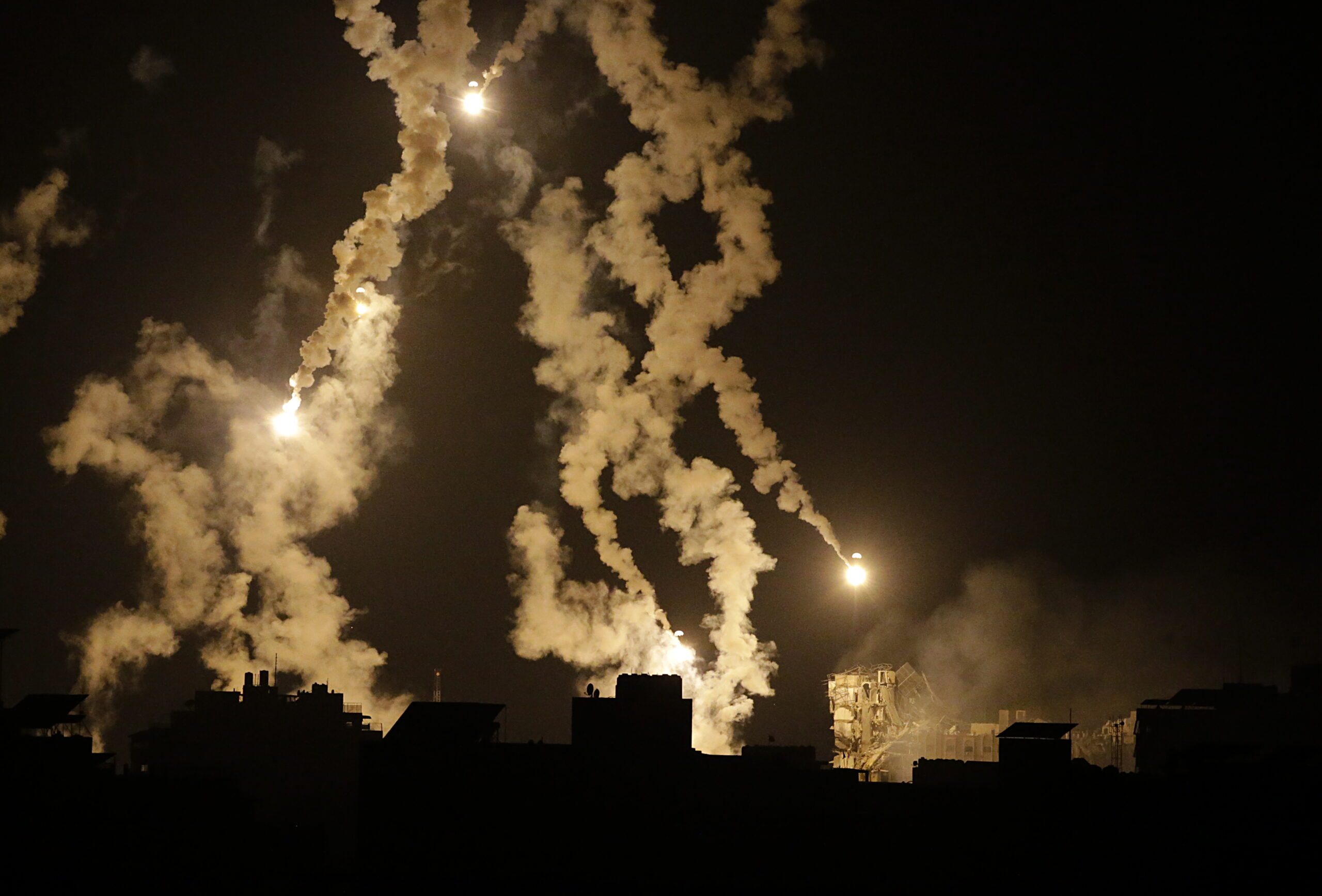 Exchange of fire between Israeli army and military wing of Hamas on northern Gaza