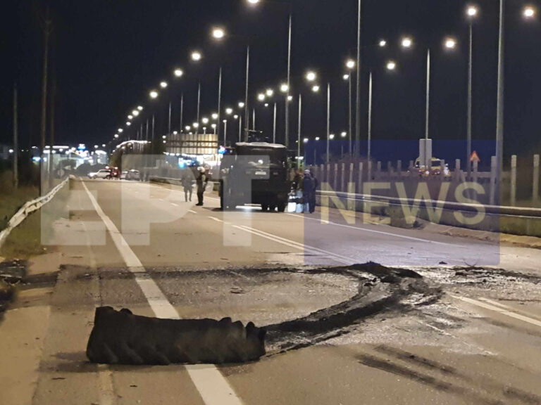 Επεισόδια με Ρομά σε Μέγαρα και Θήβα – Άνοιξε η Εθνική οδός και στα δύο ρεύματα