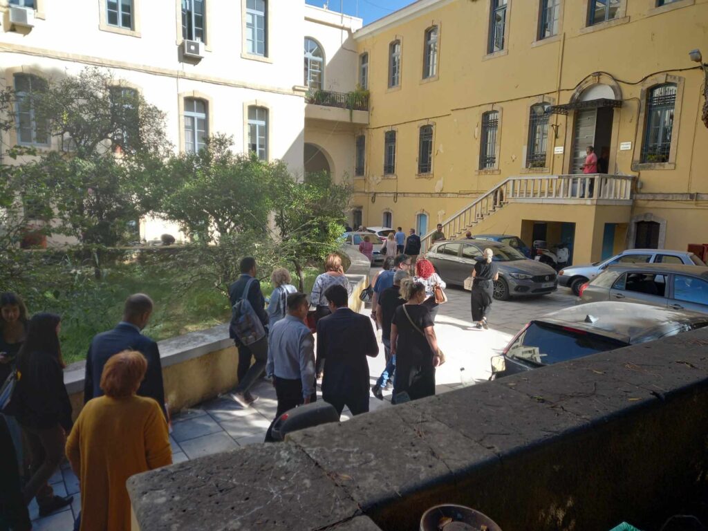 Χανιά: Τηλεφώνημα για βόμβα στα Δικαστήρια – Εκκενώθηκε το Δικαστικό Μέγαρο