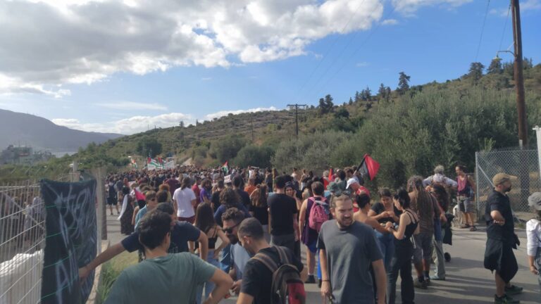 Μαζική και ειρηνική η συγκέντρωση αλληλεγγύης στον Παλαιστινιακό λαό στα Χανιά