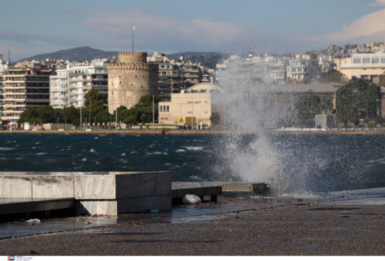 Ο καιρός με την Ν. Ζιακοπούλου: Θυελλώδεις άνεμοι «χτυπούν» τη χώρα – Πότε θα υποχωρήσουν