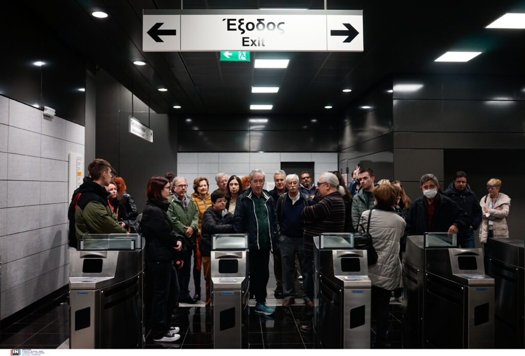 Μετρό Θεσσαλονίκης: Κοσμοσυρροή στο σταθμό Αγίας Σοφίας (φωτογραφίες-βίντεο)