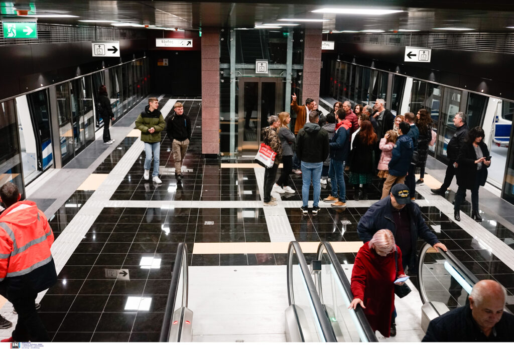 Μετρό Θεσσαλονίκης: Κοσμοσυρροή στο σταθμό Αγίας Σοφίας (φωτογραφίες-βίντεο)
