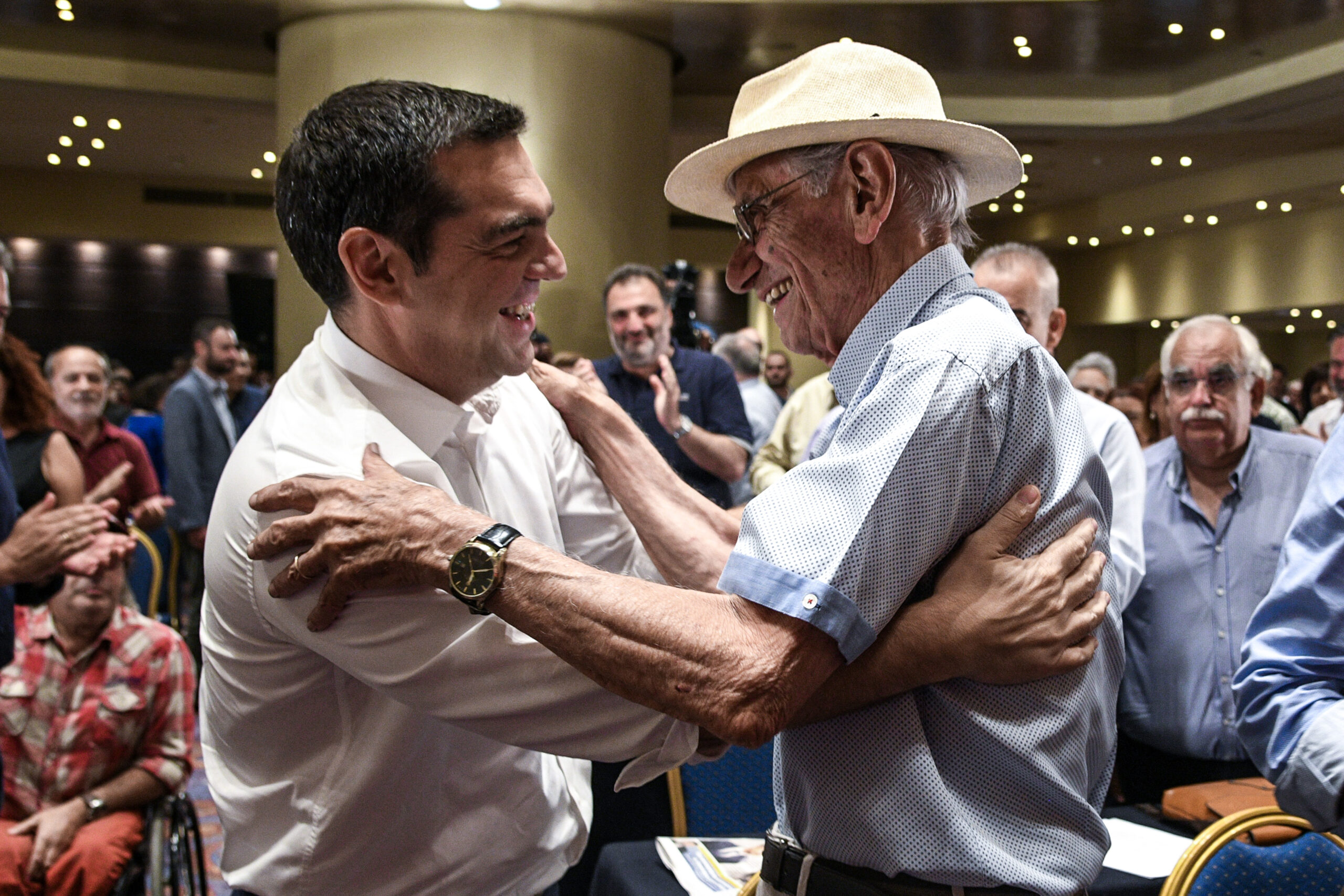 Αλ. Τσίπρας: Ο Βασίλης Βασιλικός θα λείψει στην Ελλάδα, την Αριστερά, την Τέχνη – Καλό σου ταξίδι σύντροφε