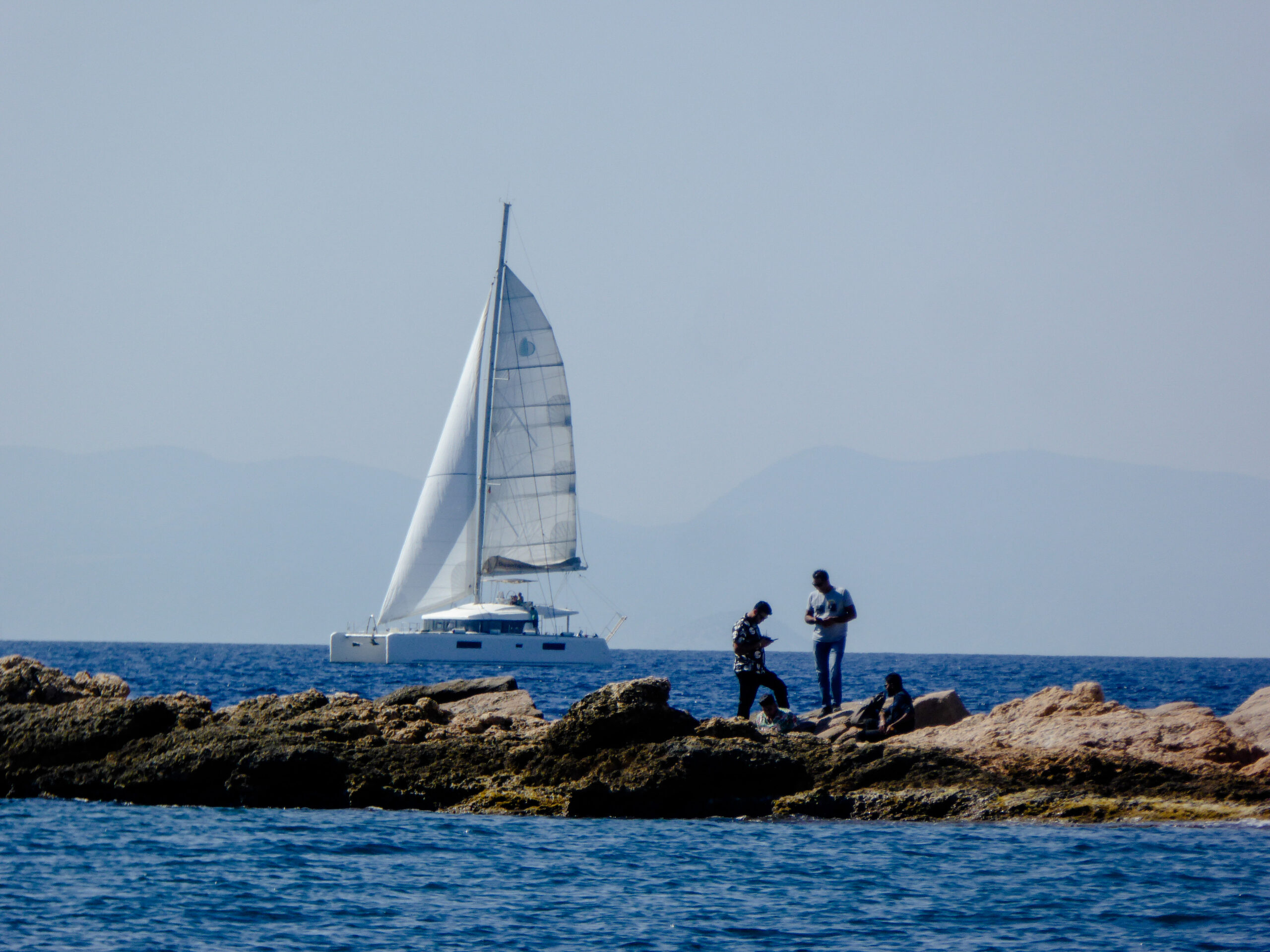 Απαγόρευση λήψης θαλάσσιου λουτρού, αγκυροβολίας ή διέλευσης σκαφών την Κυριακή σε περιοχές του Σαρωνικού λόγω αγώνων του Ναυτικού Ομίλου Βουλιαγμένης