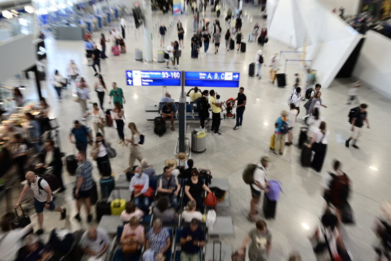 Ελληνικά αεροδρόμια – Επιβατική κίνηση 11μήνου 2023: Ρεκόρ όλων των εποχών, με άνοδο 9,6% συγκριτικά με το 2022