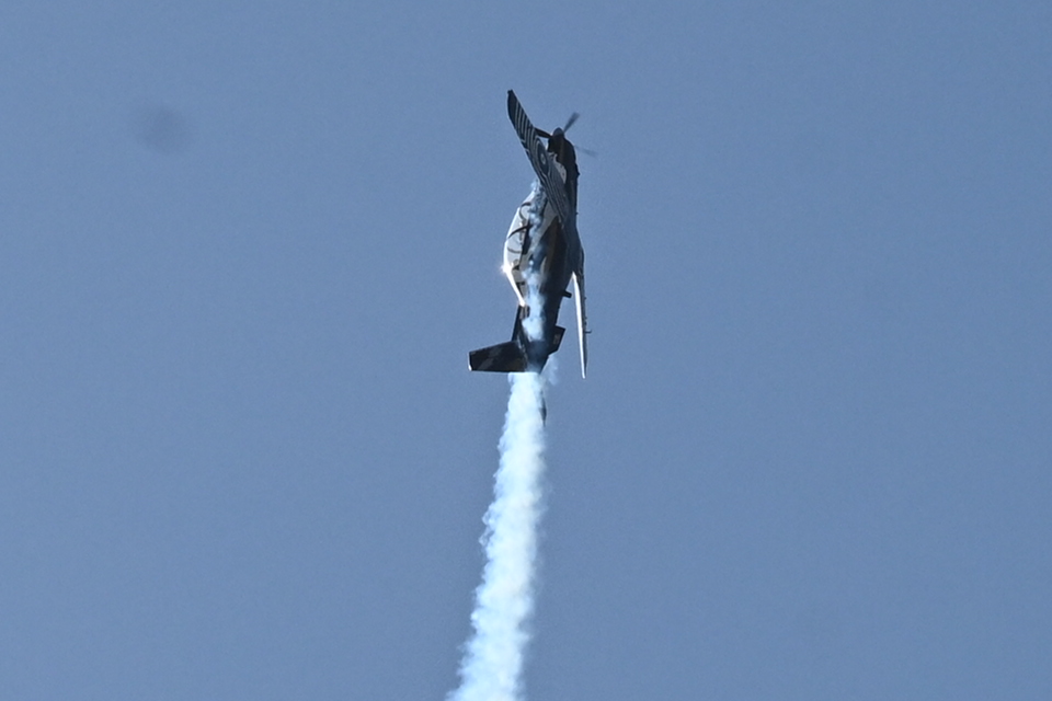 Εντυπωσίασαν οι πιλότοι της πολεμικής αεροπορίας στην επίδειξη στον Φλοίσβο (Φωτογραφίες-Βίντεο)