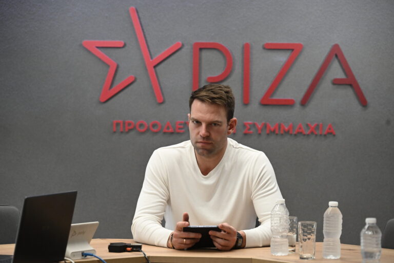 ΣΥΡΙΖΑ: Οι ζυμώσεις, οι συμβιβασμοί και οι συμβουλές του Αλ. Τσίπρα για δημιουργία πολιτικού κέντρου που θα «τους χωρέσει όλους»