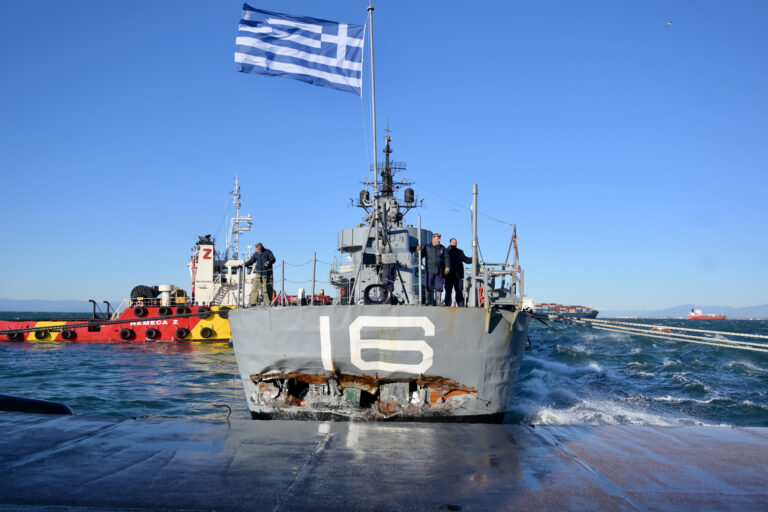 Να βρεθεί ασφαλές αγκυροβόλιο για το αντιτορπιλικό «Βέλος» ζητούν μέλη του Σ.Φ.Ε.Α. 1967-1974