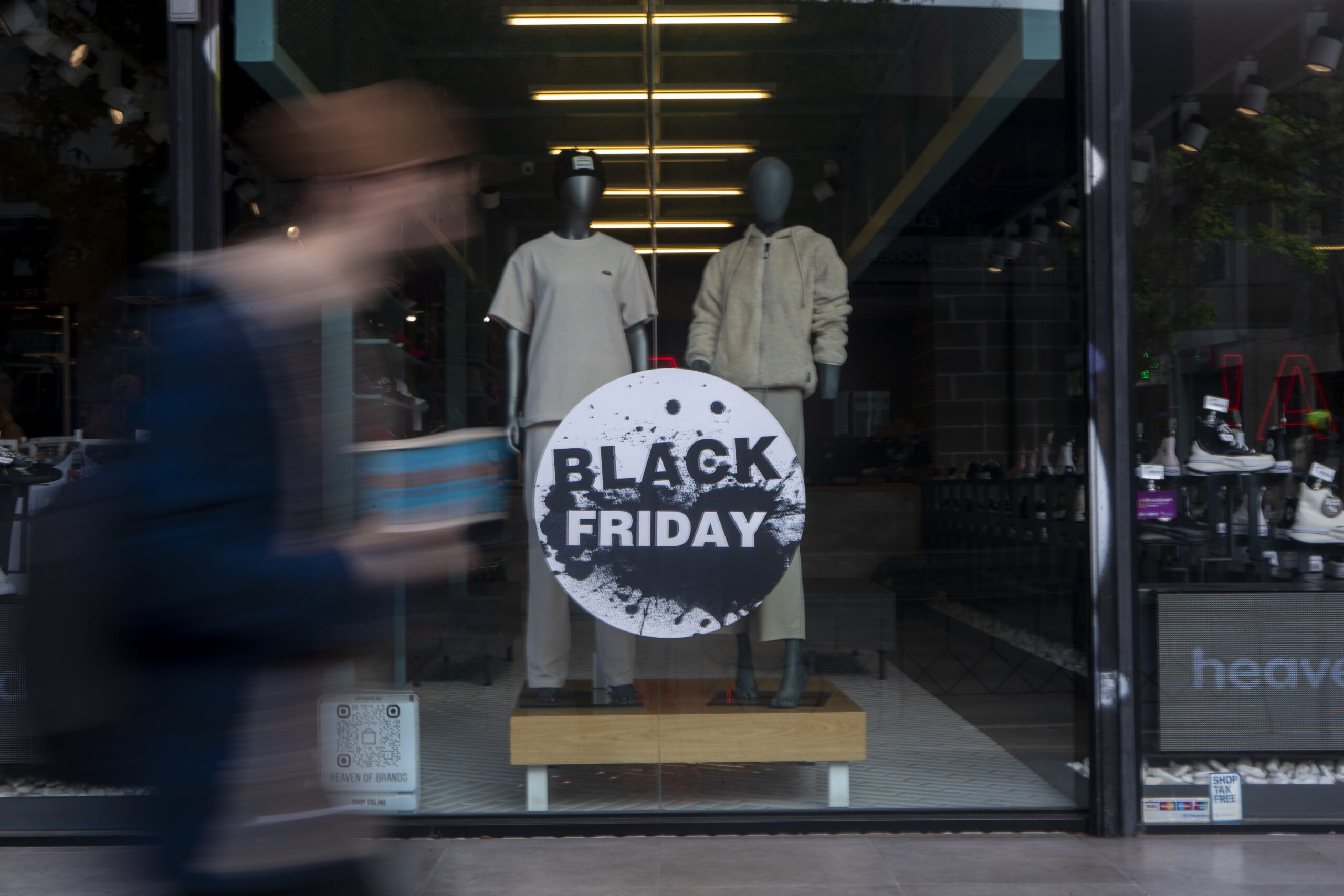 Black Friday, Cyber Monday: Ανοιχτά τα καταστήματα και σήμερα Κυριακή – Εντατικοί έλεγχοι για φαινόμενα αισχροκέρδειας