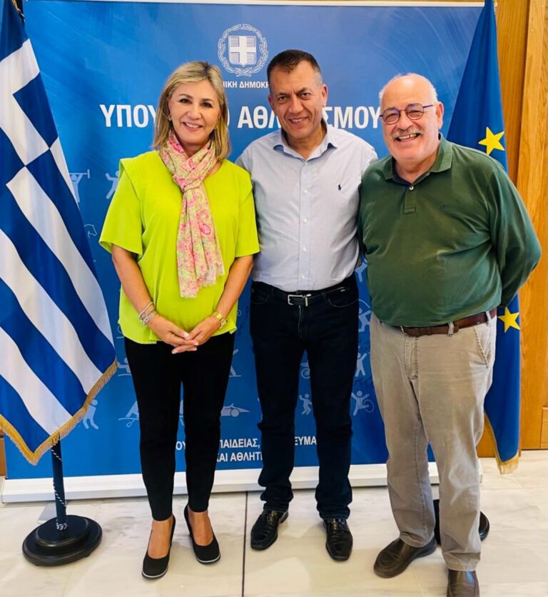 Γ. Βρούτσης και Ζ. Μακρή με Δήμαρχο Περίσση για το στάδιο της Σκοπέλου