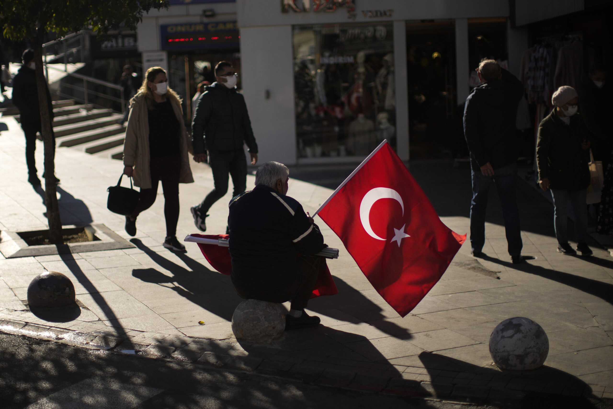 APTOPIX Turkey Economy Explainer