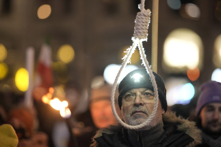 MKO: Τουλάχιστον 700 θανατοποινίτες εκτελέστηκαν φέτος στο Ιράν