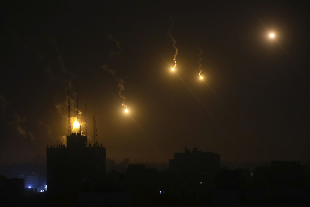 Μπαράζ ρουκετών στη Λωρίδα της Γάζας – Το Ισραήλ εντείνει την πίεση και η Χαμάς απαντά με νέες επιθέσεις