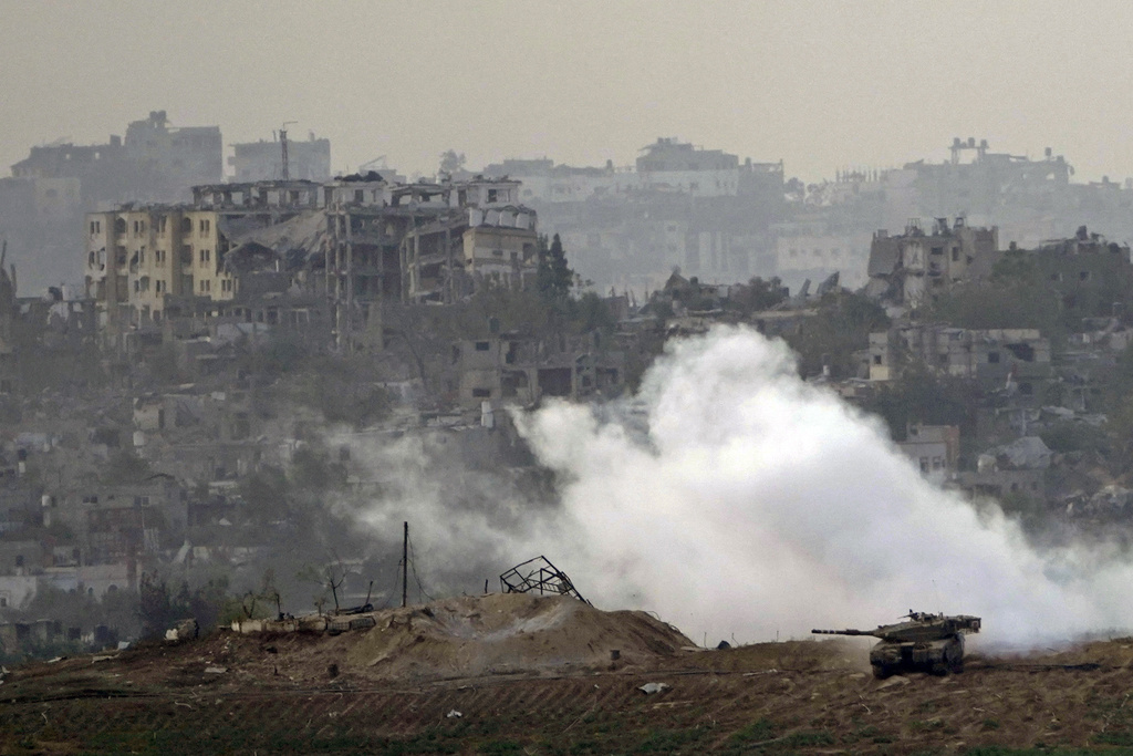 Ο ισραηλινός στρατός κατηγορεί τη Χαμάς ότι επιτέθηκε σε στρατεύματα καθώς άνοιγαν διάδρομο εκκένωσης (video)
