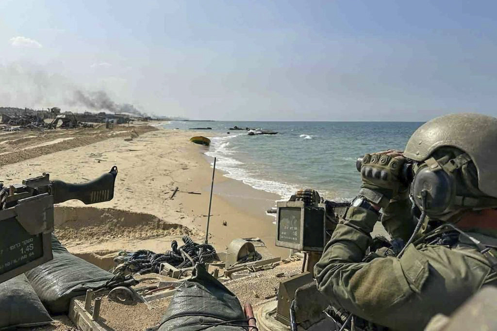 Πλήρως περικυκλωμένη η Γάζα: Χωρισμένος στα δύο ο θύλακας – Το Ισραήλ δηλώνει έτοιμο για επίθεση στον βορρά