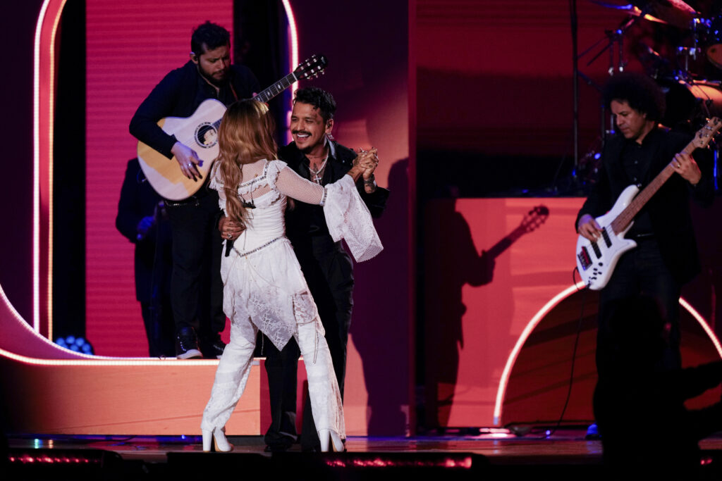 Latin Grammys: Μεγάλη νικήτρια της βραδιάς η Σακίρα – «Αφιερώνω το βραβείο στα παιδιά μου, τους υποσχέθηκα να είμαι χαρούμενη»