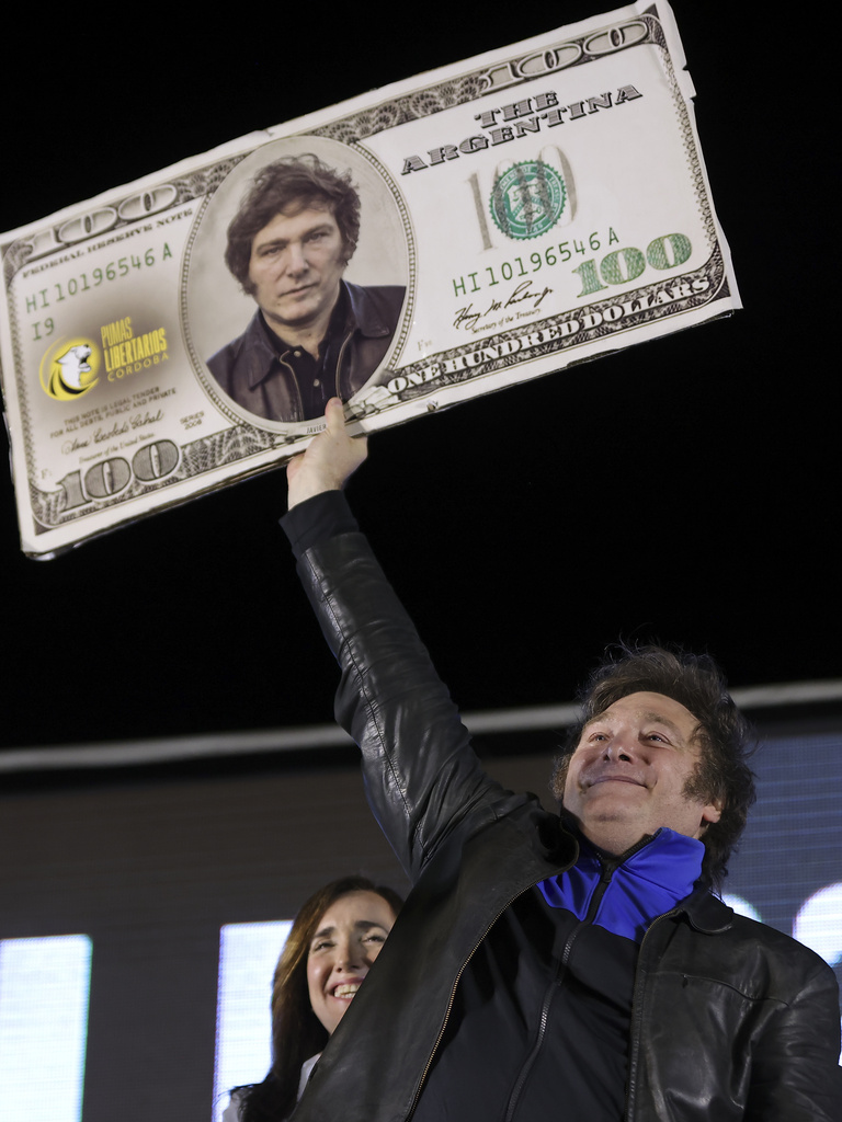 Αργεντινή: Πανάκεια για την οικονομία η υιοθέτηση του δολαρίου, λέει ο νέος πρόεδρος Μιλέι